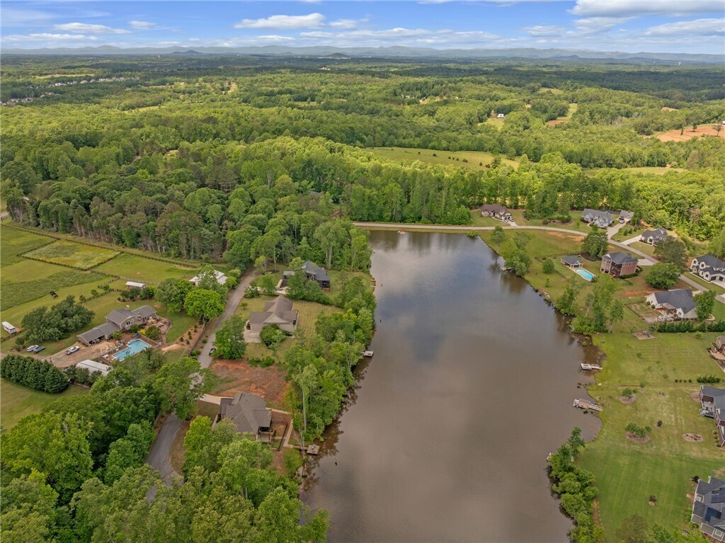 Foto del edificio - 137 Crawford Lake Dr