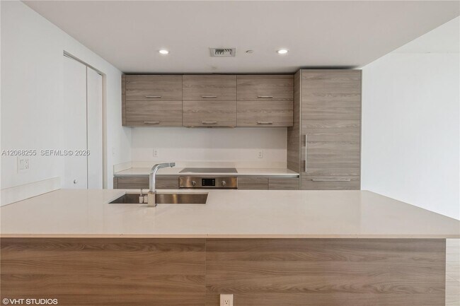 Foto del edificio - 1300 S Miami Ave
