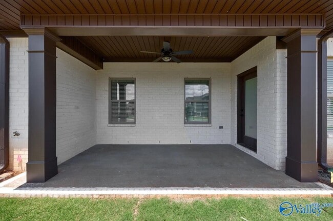 Building Photo - 64 Mountain Vis Cir