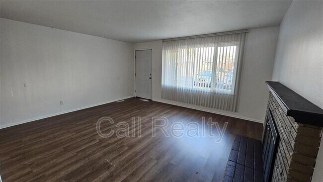 Foto del edificio - 1222 E Baldwin Ave