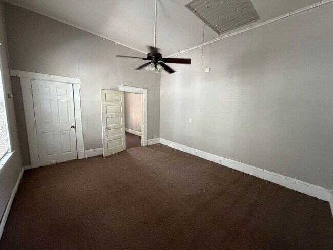 Foto del edificio - 426 Boulevard St