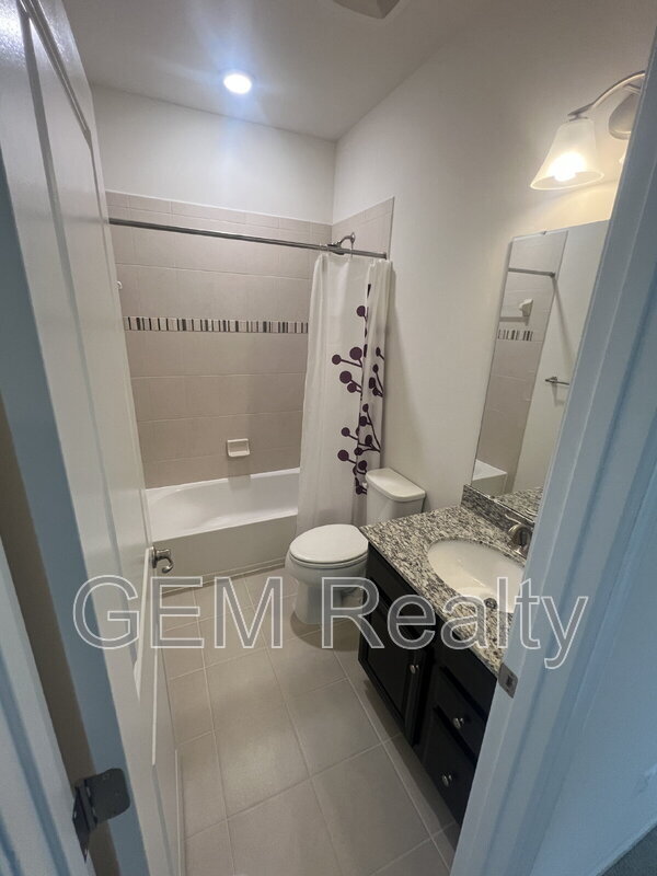 Foto del edificio - 1642 Dorothy Ln