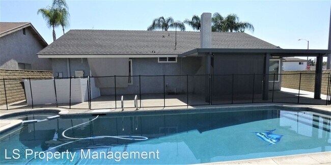 Foto del edificio - 4 br, 2 bath House - 1944 Redwood Ave.