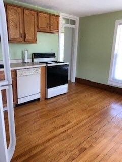 Kitchen Entry - 455 E Main St