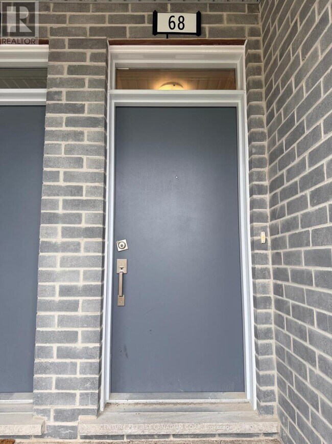 Building Photo - 925 Deveron Crescent