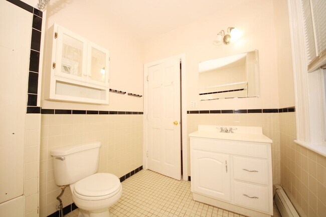 Foto del edificio - 4 BED/2 BATH RIGHT IN ALLSTON VILLAGE