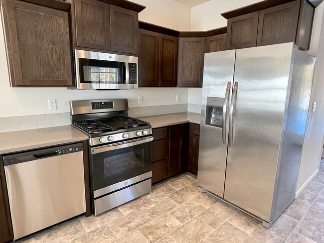 Building Photo - 16512 Heath Dr