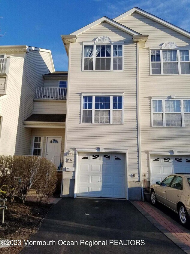 594 Beachway Ave, Keansburg, NJ 07734 Condo for Rent in Keansburg, NJ