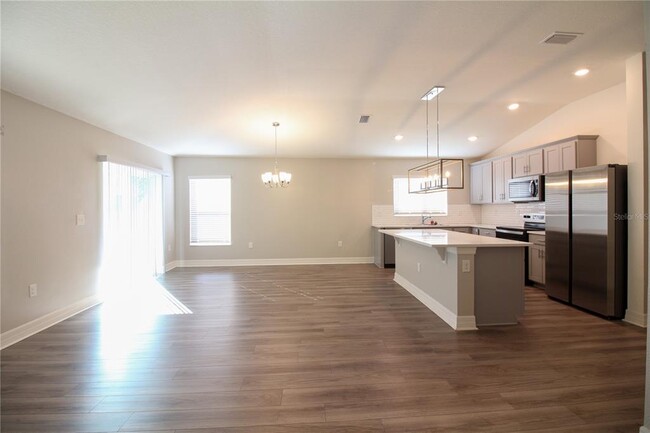 Building Photo - 7109 Cruz Ct