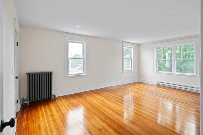 Building Photo - 57 Yale St