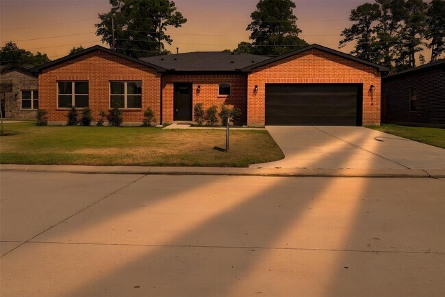 Building Photo - 2614 Piemonte Ave