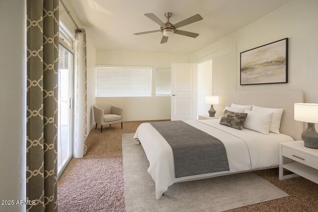 Building Photo - 5109 E Oak St