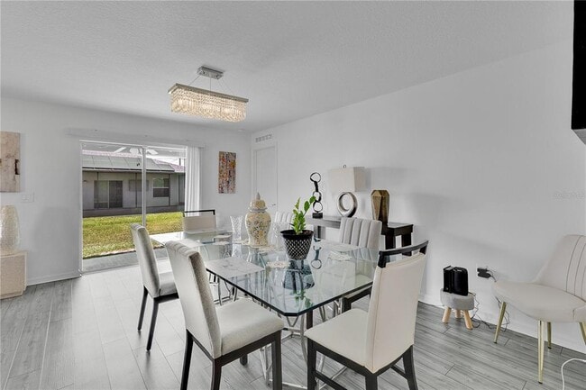 Building Photo - 205 Cimarron Dr