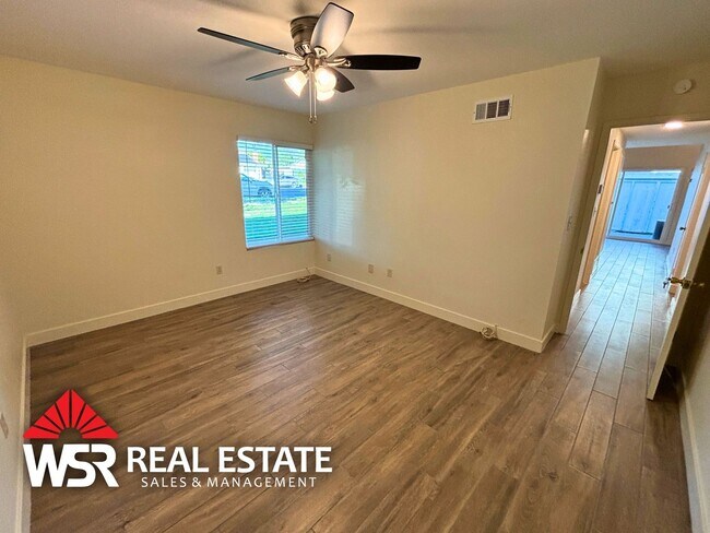 Foto del edificio - Charming upgraded condo in Upland!