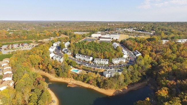 Building Photo - Edgewater on Lanier