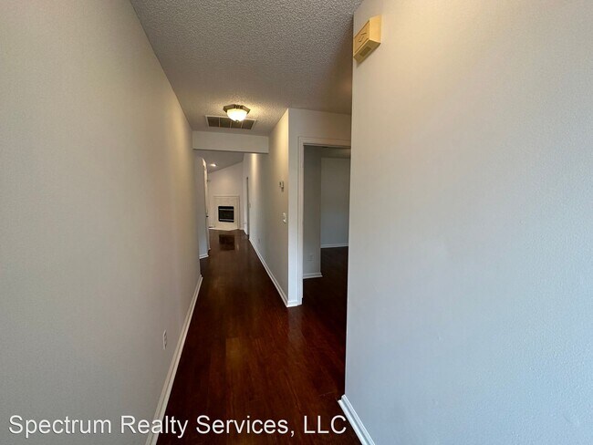 Foto del edificio - 3 br, 2 bath House - 4525 Shaky Leaf Lane N