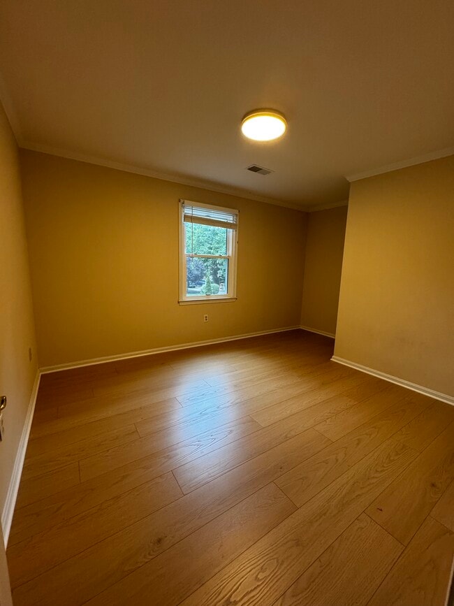 Building Photo - 12129 Holly Knoll Cir