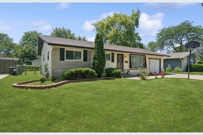 Building Photo - 631 Ironwood Dr