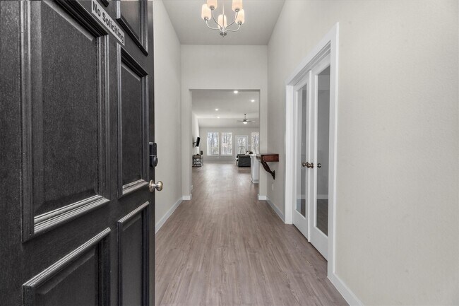 Foto del edificio - 713 Ivory Crk Ct