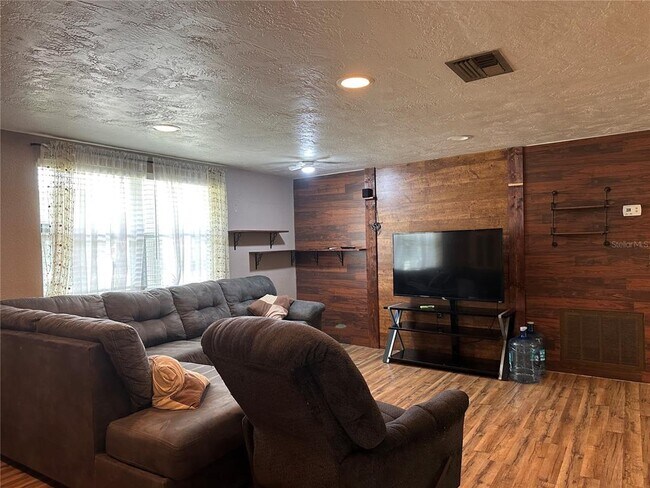 Foto del edificio - 12807 Vassar Ct