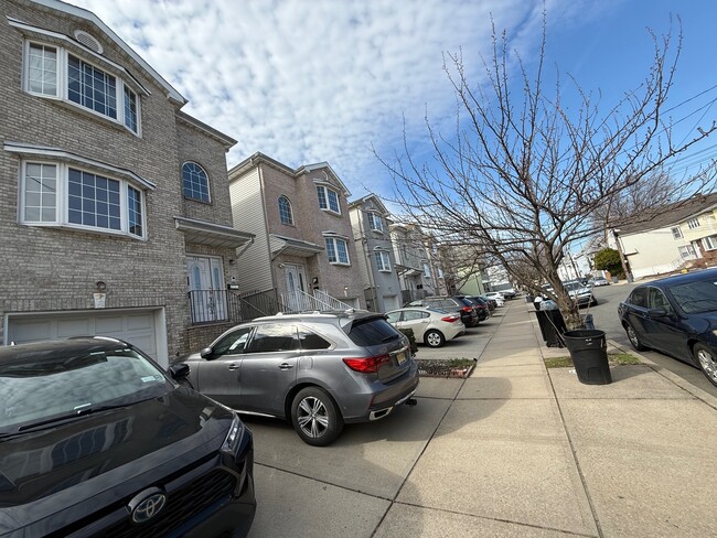 Foto del edificio - 725 Jersey St