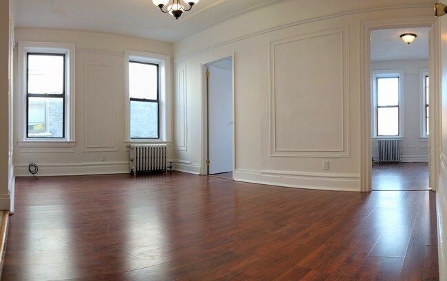 Building Photo - 812 Crown St