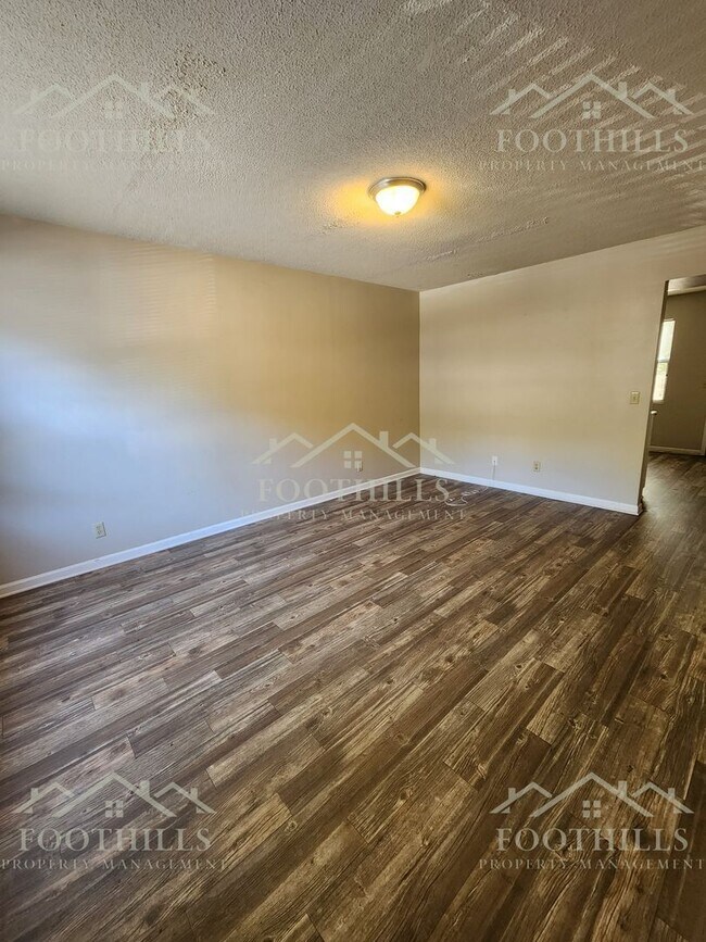 Foto del edificio - 108 Woodland Dr