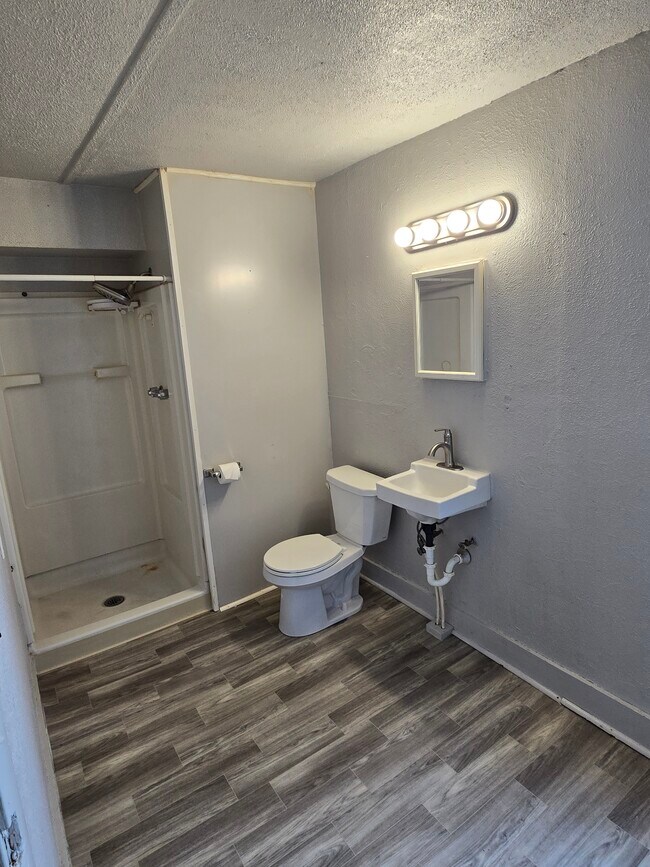 Foto del edificio - 144 E Shannon Ave