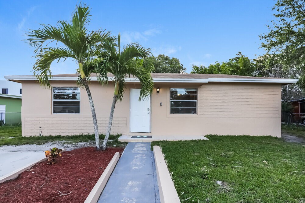Foto principal - 18940 NW 33rd Pl