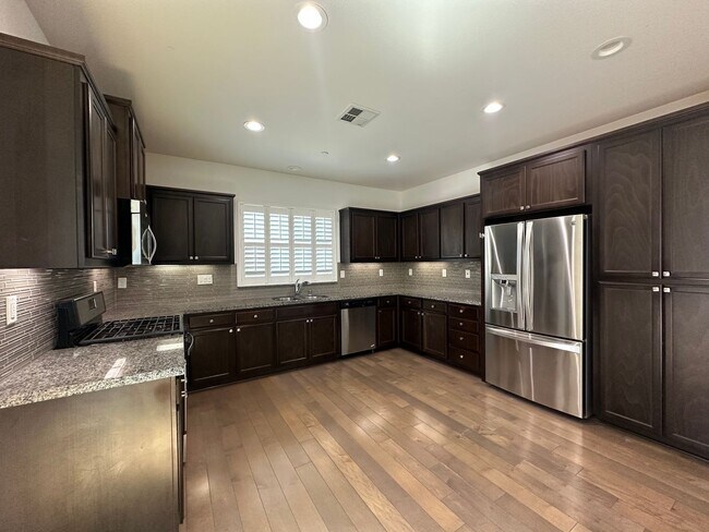 Foto del edificio - Beautiful Newer Home, Very Clean- Move In ...