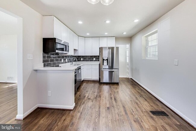 Building Photo - 4617 Creek Shore Dr