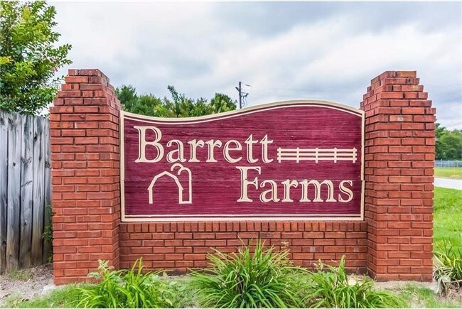 Foto del edificio - 527 Charles Dr