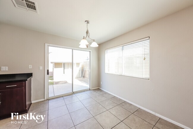 Foto del edificio - 2952 W Lone Cactus Dr
