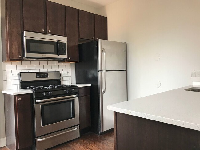 Foto del edificio - 2820 W Montrose Ave