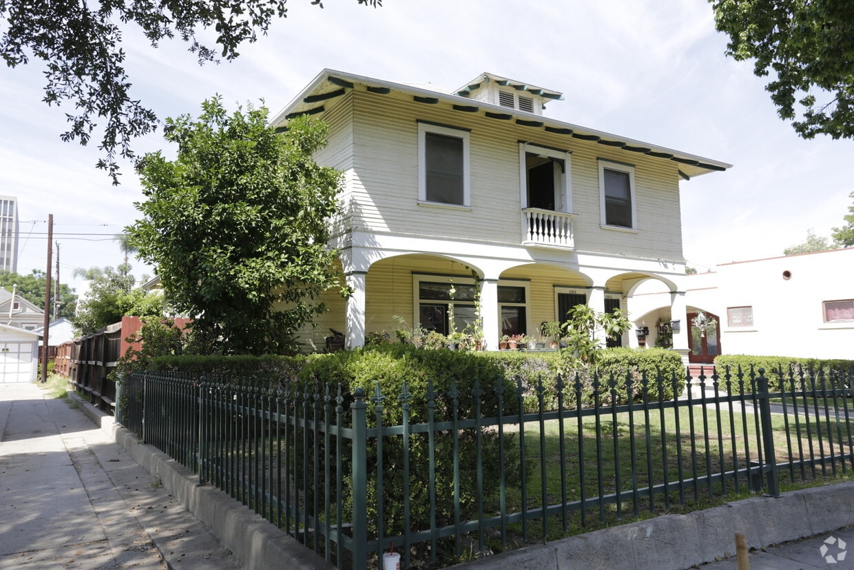 Building Photo - 1104 French St