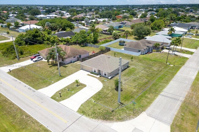 Foto del edificio - 4102 SW Port St Lucie Blvd