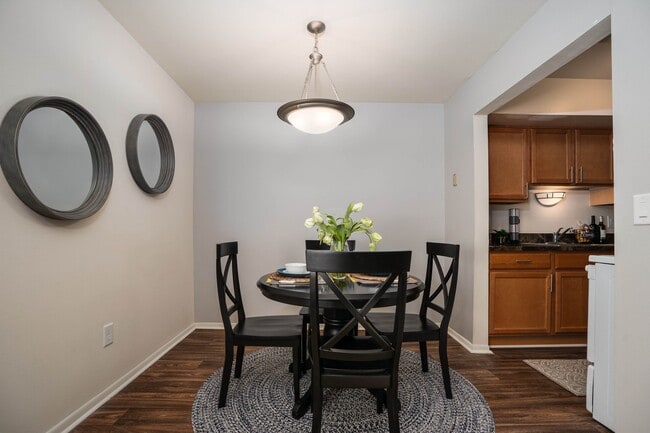 Cozy dining room space in Drawbridge Apartments East in Harrison Township, MI - Drawbridge Apartments East