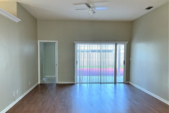 Foto del edificio - 13297 Emerald View Ct