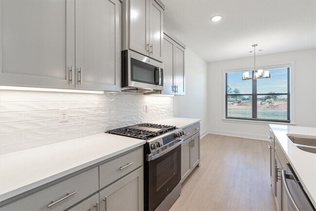Foto del edificio - 7004 SW Orange Ave
