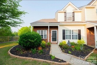 Building Photo - 16855 Greenlawn Hills Ct