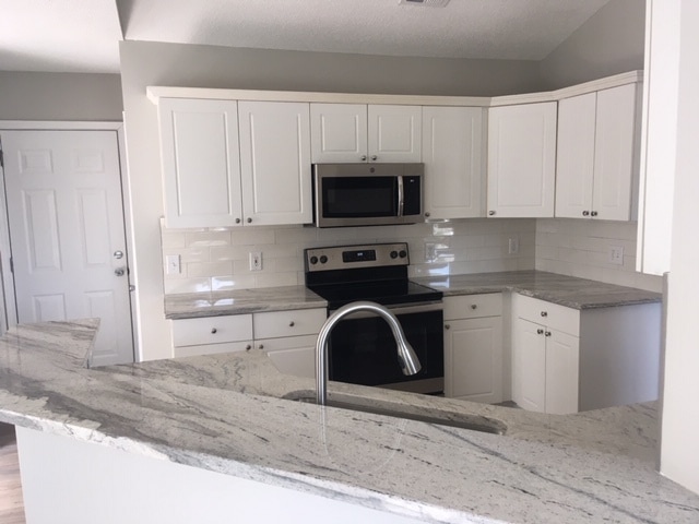 Foto del edificio - 720 Hillside Dr