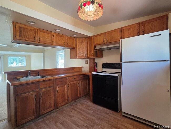 Foto del edificio - 6316 Oakdale Dr
