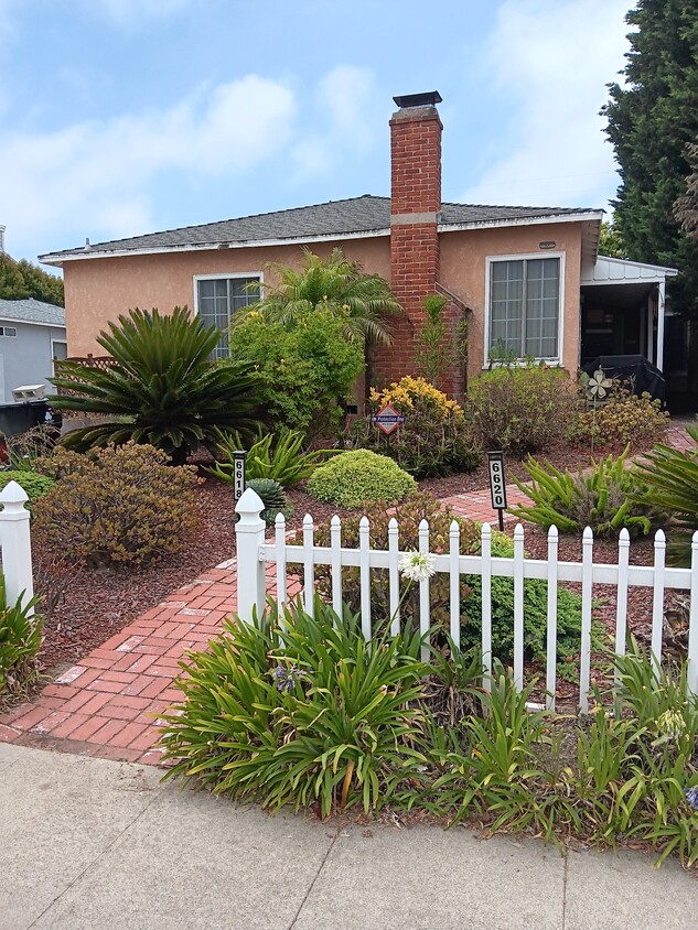 Primary Photo - 6620 W 86th Pl