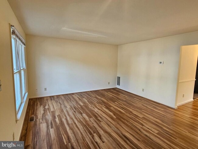 Foto del edificio - 806 Grove Ave