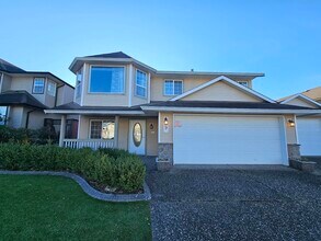 Building Photo - 9-5530 Teskey Rd