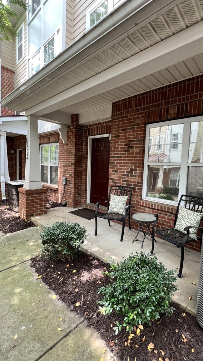 Building Photo - 1123 Ilana Ct