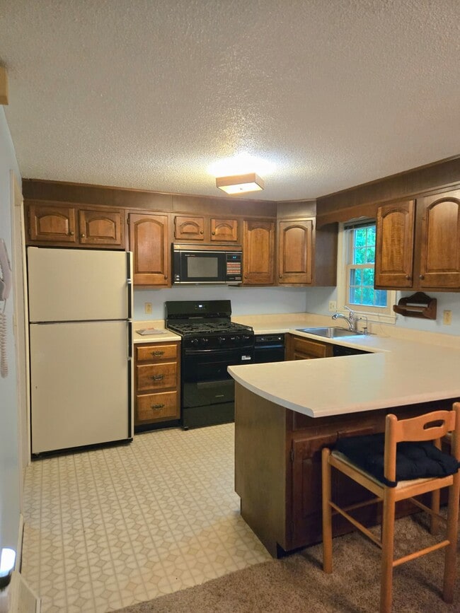 Building Photo - 506 Wellman Ave
