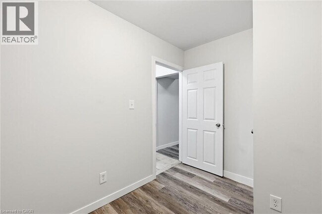 Photo du bâtiment - 13 Westinghouse Ave