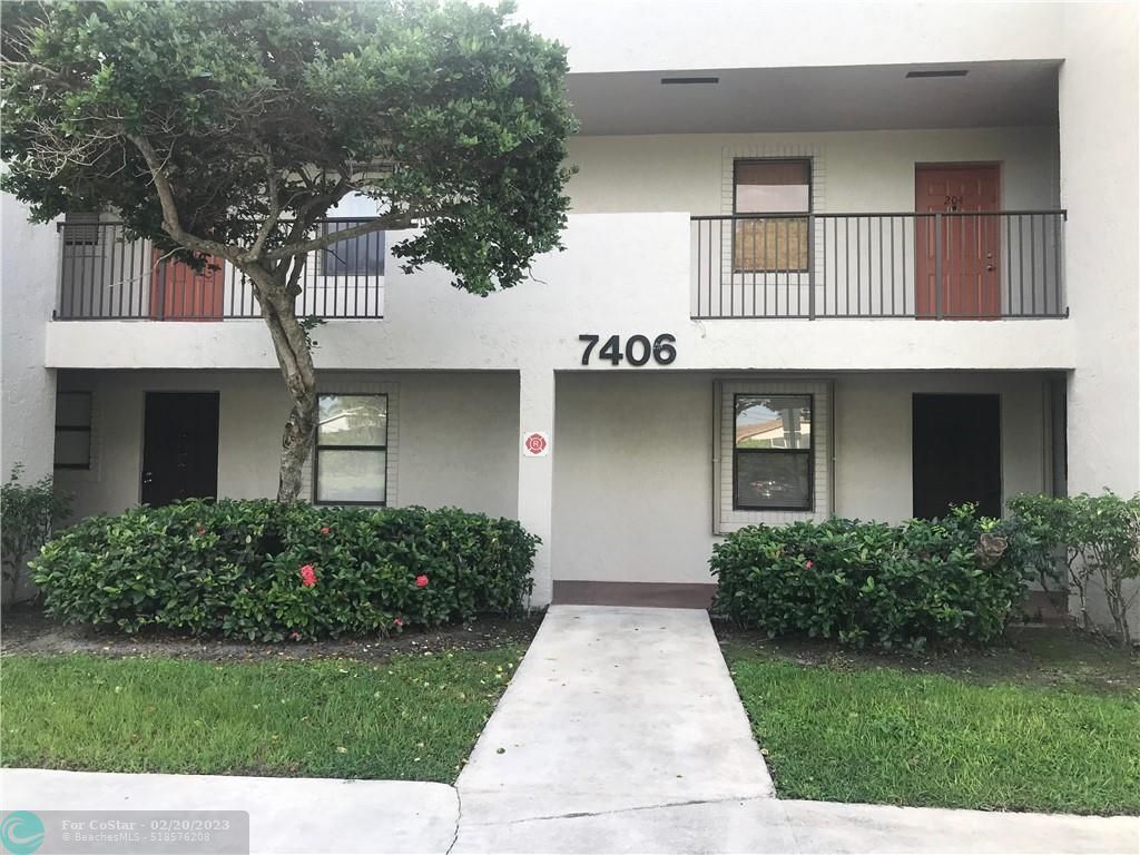 Foto del edificio - 7406 Woodmont Terrace