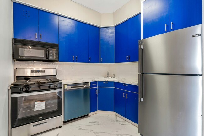 Building Photo - 2000 Linwood Ave